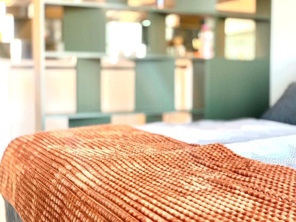 Apartmán Luxury, Bright With Parking And Balcony In Center *